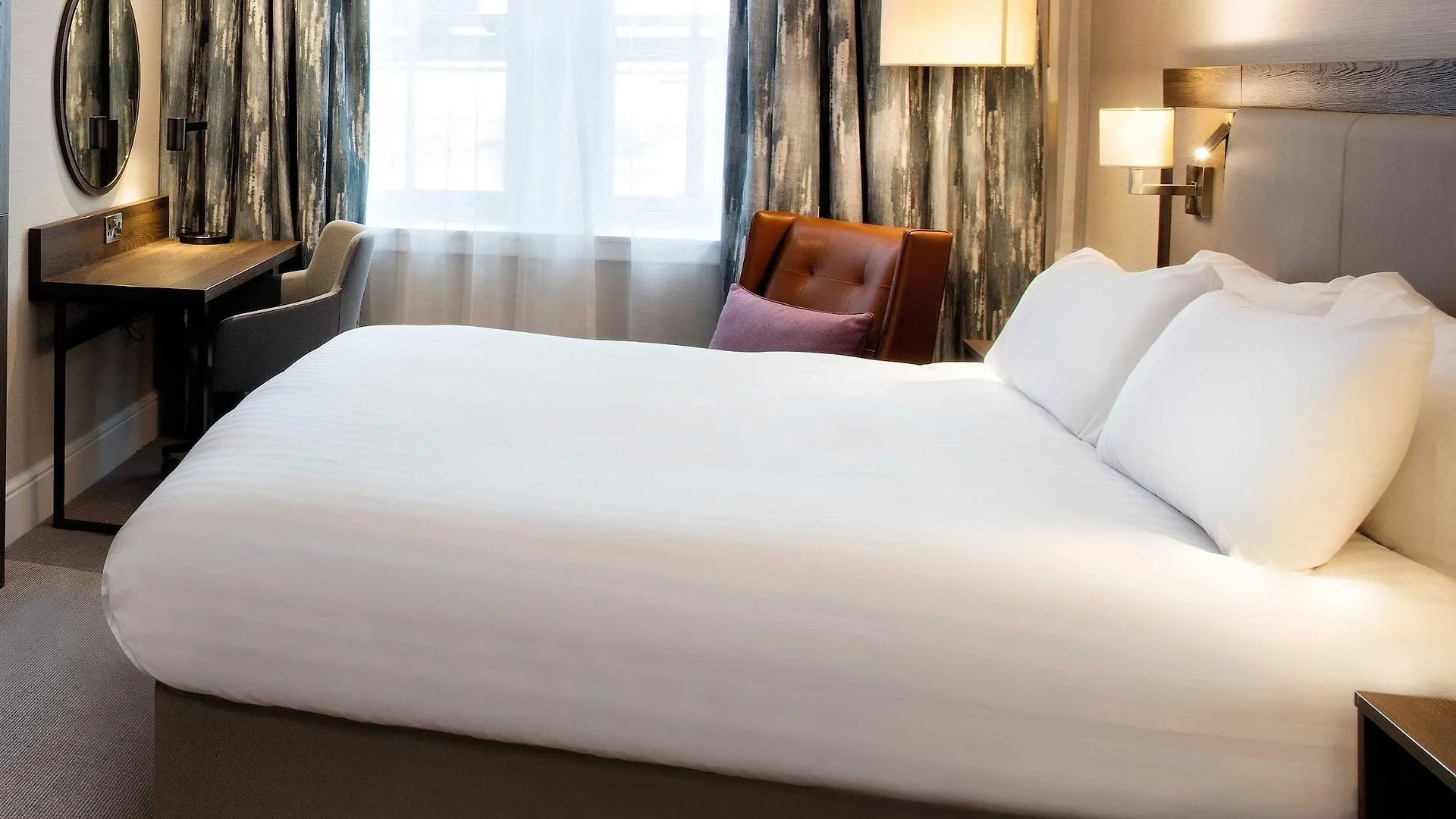 Hilton Edinburgh Carlton Hotel 4*,