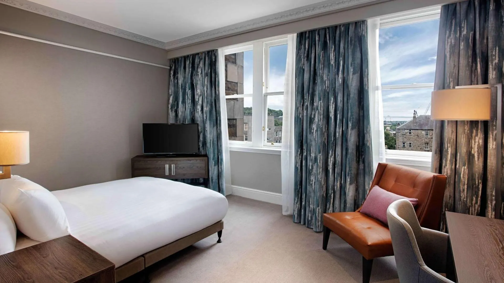 Hilton Edinburgh Carlton Hotel