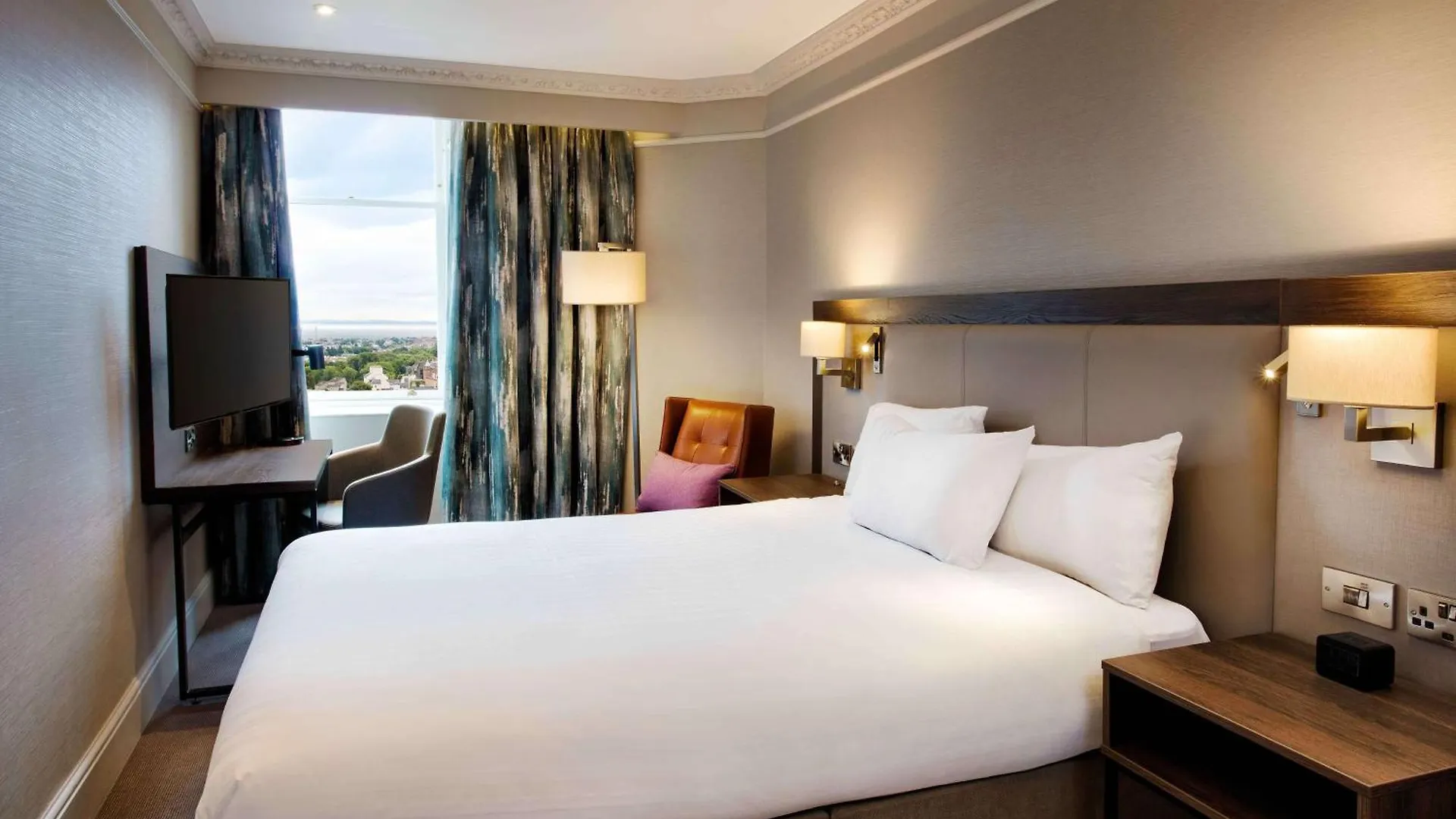 Hilton Edinburgh Carlton Hotel 4*,  Reino Unido
