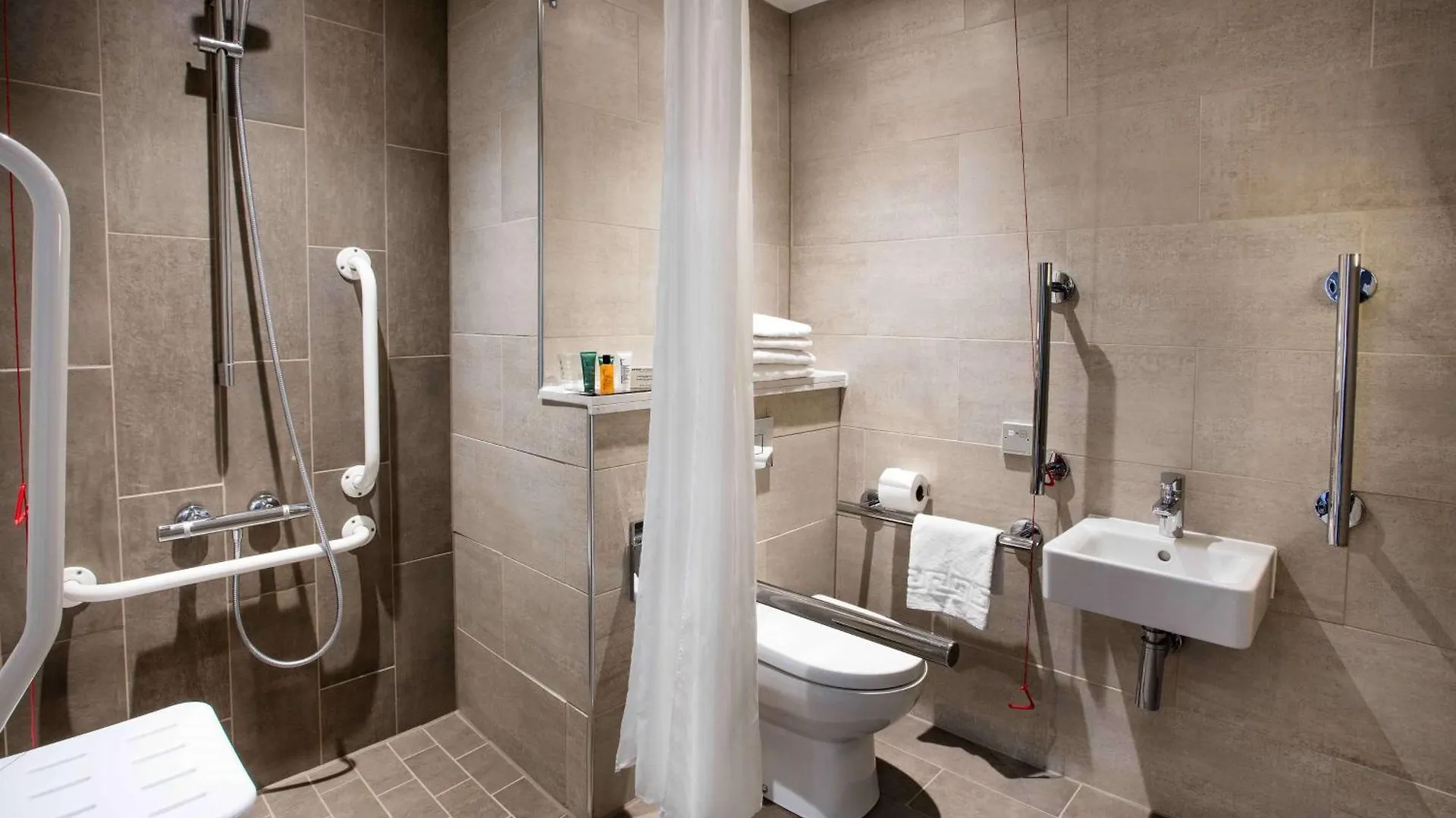 Hilton Edinburgh Carlton Hotel 4*,  Reino Unido