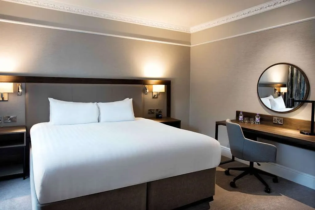 Hilton Edinburgh Carlton Hotel 4*,