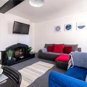 https://characterful-2-bed-apartment-spacious-comfy.hotelsin-nottingham.com